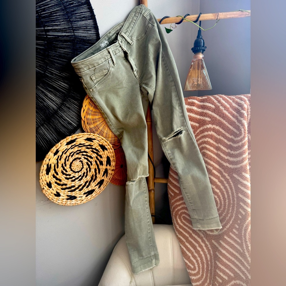 Mossimo mid-rise destroyed jegging green jeans pants size 0 25r